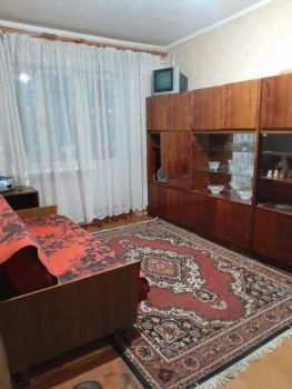 1-кімнатна квартира, вул.Б хмельницького 1