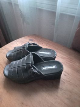 Жіночі босоніжки шкряні 1