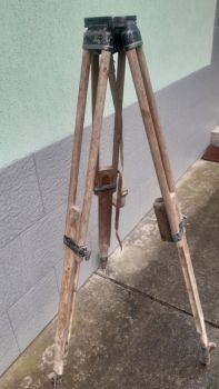 Штатив геодезичний дерев'яний тринога для теодоліт 1