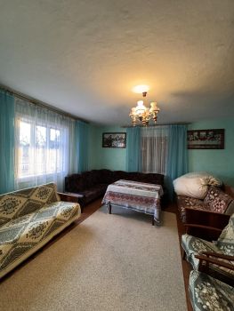 Жилий будинок, Біля річки 7