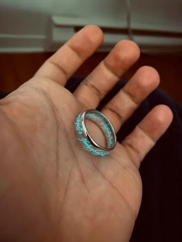 Кільце Всевладдя — світиться бірюзовим 4