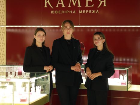 Продавець-консультант у мережу ювелірних салонів 1