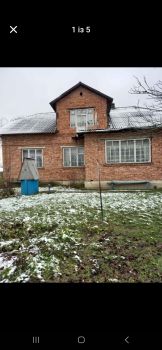 Жилий будинок, На початку села 1