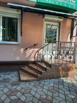 Комерційне приміщення 4