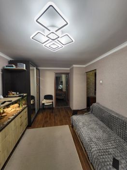 2-кімнатна квартира, вул.Богдана Хмельницького 30 4