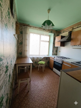 1-кімнатна квартира, вул.Героїв України 13 3