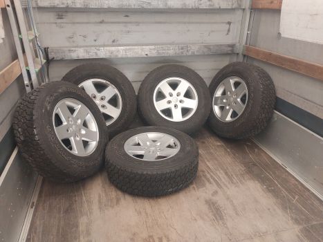Резина з дисками JEEP Wrangler Good Year245/75/r17 4