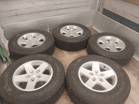 Резина з дисками JEEP Wrangler Good Year245/75/r17 5