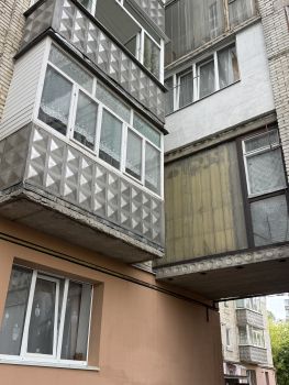 3-кімнатна квартира, вул.Героїв України 2 1