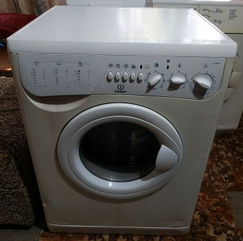 Пральна машинка Indesit. 1