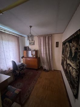 3-кімнатна квартира, вул.Героїв України 2 6