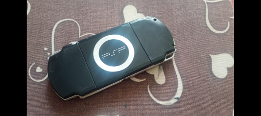 Sony PSP 2000 (PSP-2001) + комплект ігор, адаптер 6