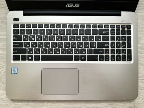 Ноутбук ASUS X556UAK 15.6