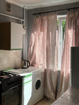 1-кімнатна квартира, вул.Богдана Хмельницького 4