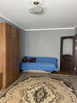 1-кімнатна квартира, вул.Богдана Хмельницького 5