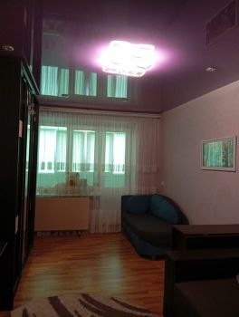 1-кімнатна квартира, вул. Січових стрільців 1