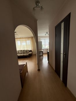 1-кімнатна квартира, вул. Б. Хмельницького 2