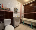 2-кімнатна квартира, вул.Героїв України 8