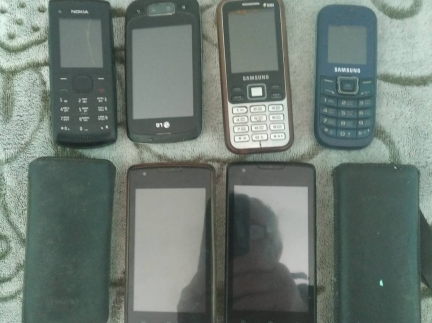 Мобільні телефони