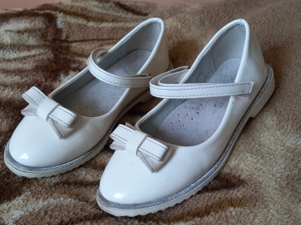Туфельки на дівчинку