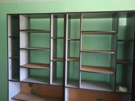 Стелажі і прилавки