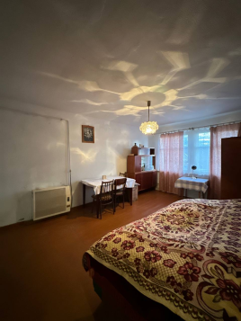 4-кімнатна квартира, вул. В. Стуса