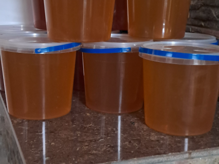 Мед з власної пасіки