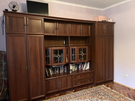 Меблева стінка