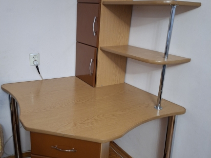 Письмовий стіл