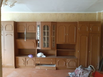 Меблі бувші у вжитку