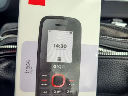 Новий кнопковий телефон