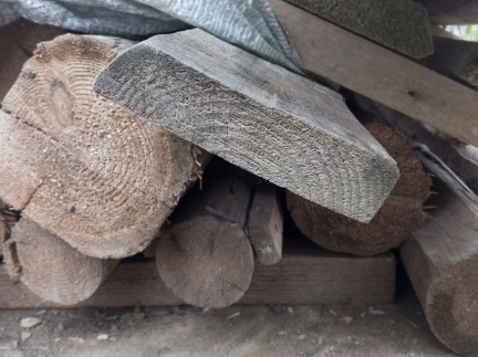 Колоди дерев'яні