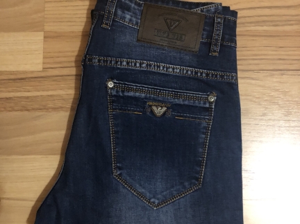 Чолов. джинси 31 р
