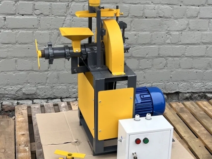 Екструдер зерновий /соєвий на 220Вт/380Вт.