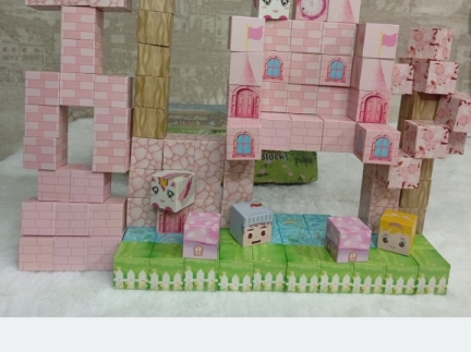 Конструктор Майнкрафт на 128 блоків + 2 фігурки.