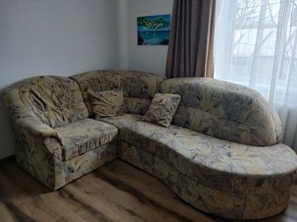 Куток у вітальню