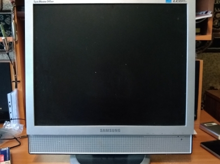 Монітор Samsung Syncmaster 19