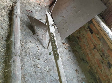 Плуг, колісниця,  борона