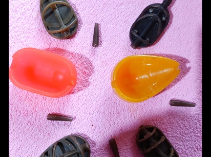 Флет годівниці для риболовлі