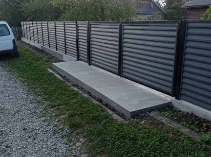 Паркани та огорожі