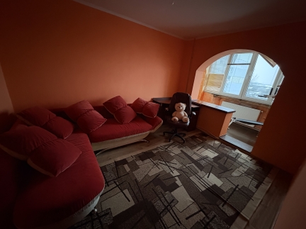 Здається 3-кімнатна квартира в центрі міста.