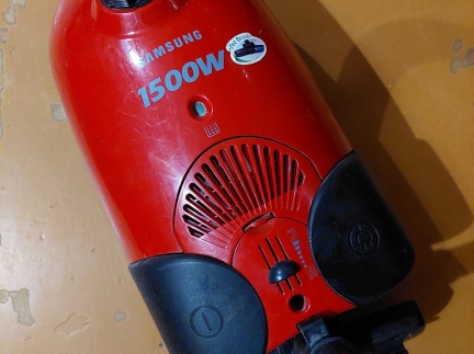 Пилосос SAMSUNG 1500W