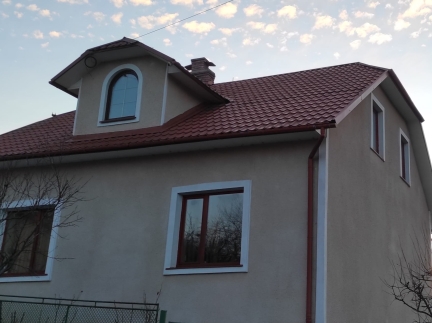 Житло для дівчини, бажано з коледжу культури