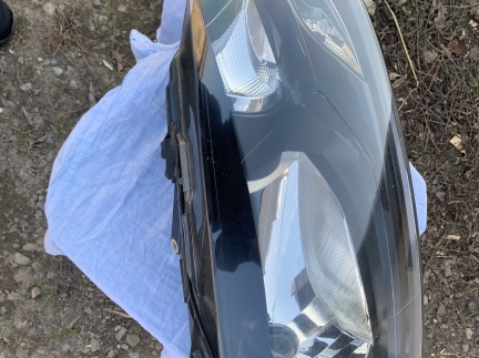 Фара права до VW Polo