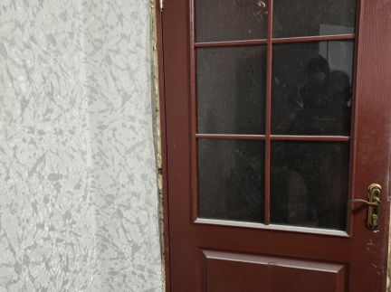 Двері з рамами