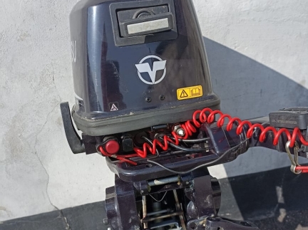 Двигун Тохатсу 9/8