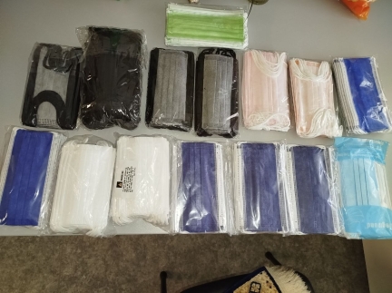 Різні медичні/хірургічні маски 3-шарові — 250 шт.