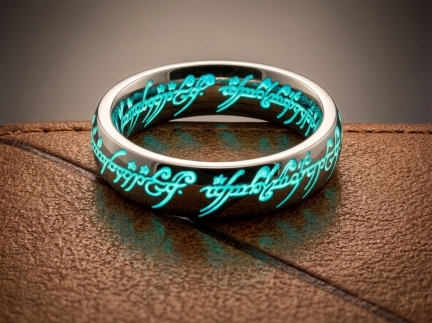 Кільце Всевладдя — світиться бірюзовим