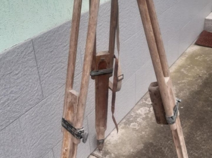 Штатив геодезичний дерев'яний тринога для теодоліт