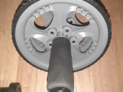 Колесо прес і бокс рукавиці